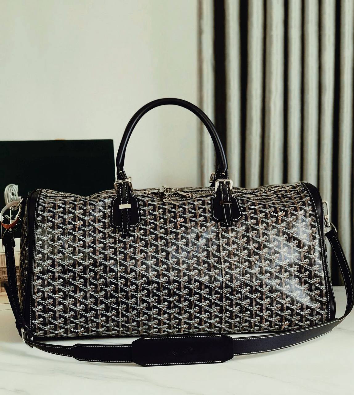 GOYARD TRAVELING BAG 
COPY ONE NEE CAME 
150 dhs🪙🌨️

Zain39
♥️♥️♥️