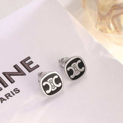 CELINE ❤️‍🔥*
Earring 🦋
Master quality 💯
With normal boxes 🗃️ 
45 dhs💓

Zain216
♥️♥️♥️