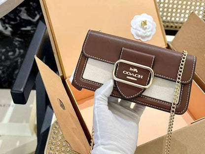 COACH 
GOOD QUALITY 💯
90 dhs✅
WITH BOX 📦

Zain28
♥️♥️♥️