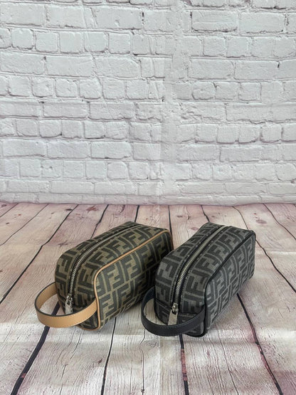 FENDI
640 dhs💓
*NEW COLLECTION*
*AVAILABLE IN 2 COLORS*🪭

Zain284
♥️♥️♥️