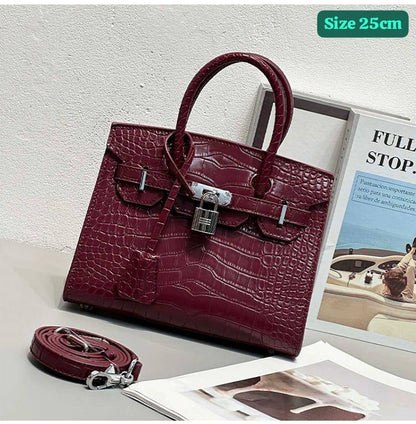Hermes
Good quality 

with box 🎁🎁🎁

110 dhs💓

Zain186
♥️♥️♥️