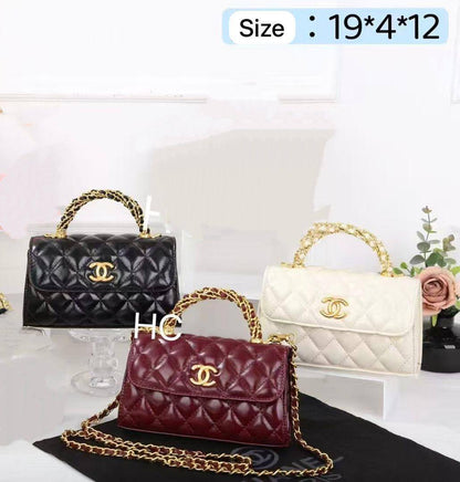Chanel Kelly
Size : 19 * 12 * 4 cm
85 dhs🪙🖤
with box🎁

Zain115
♥️♥️♥️