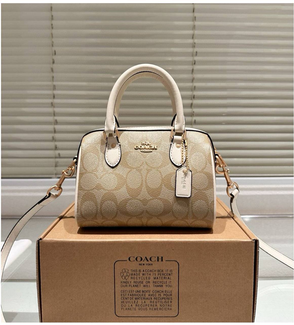 Coach
With box 
🎁🎁🎁

85 dhs🪙💕

Zain50
♥️♥️♥️