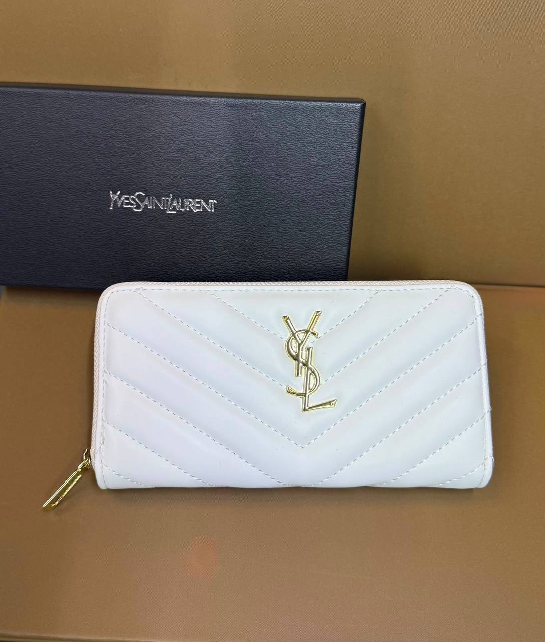 Wallets
With box
35 dhs🇦🇪🇦🇪
Good quality 👍

Zain93
♥️♥️♥️