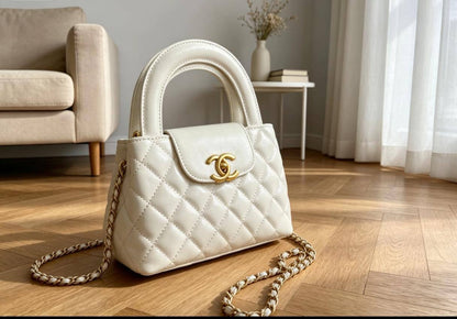Chanel
100 dhs✅
Chanel Kelly 
size 19 cm

Zain07
♥️♥️♥️