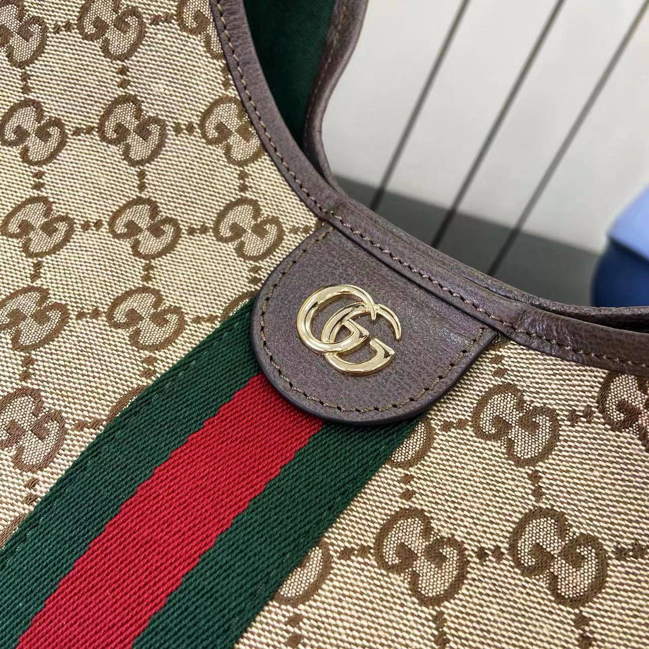 GUCCI 
COPY ONE NEW CAME 
150 DHS👑
Size: 50cm

Zain39
♥️♥️♥️