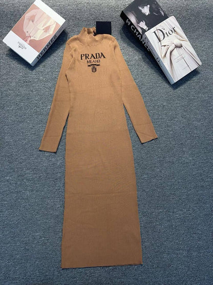*New collections 💕💕     
150 dhs✅
*good  quality  
*Sizes:S M L 
*AVAILABL

Zain231
♥️♥️♥️