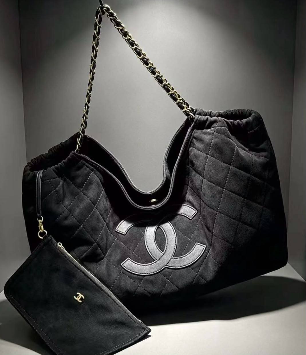 CHANEL NEW CAME BIG SIZE COPY ONE 
210 dhs🇦🇪🇦🇪

Zain295
♥️♥️♥️