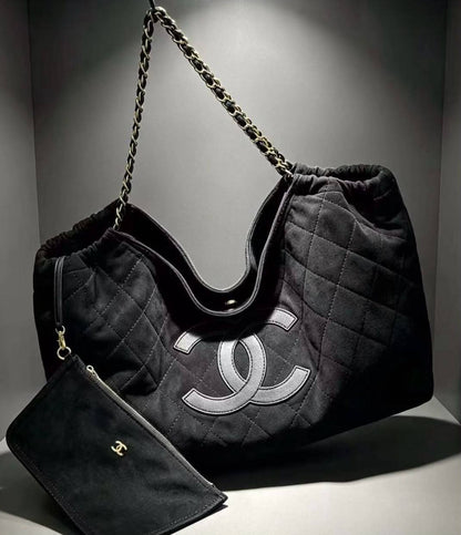 CHANEL NEW CAME BIG SIZE COPY ONE 
210 dhs🇦🇪🇦🇪

Zain295
♥️♥️♥️