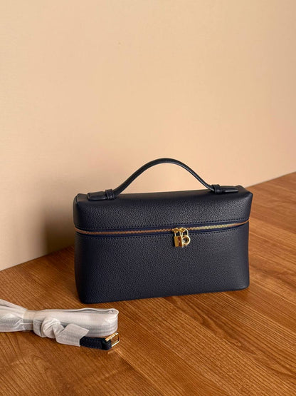 LORO PIANA 

27cm 
370 dhs🇦🇪

MASTER QUALITY 
With box🎁

Zain167
♥️♥️♥️