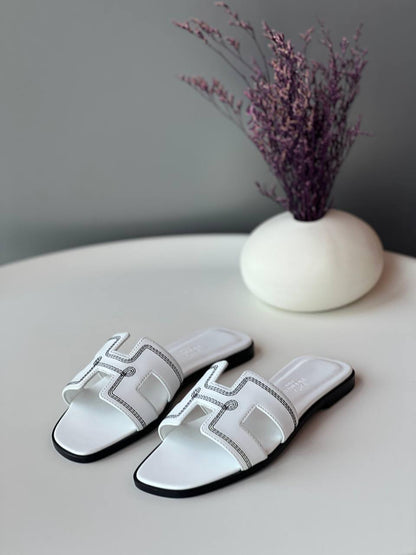 Hermes🌹
Size 36_41
Super high quality* 
380 dhs🪙🌨️

Zain176
♥️♥️♥️