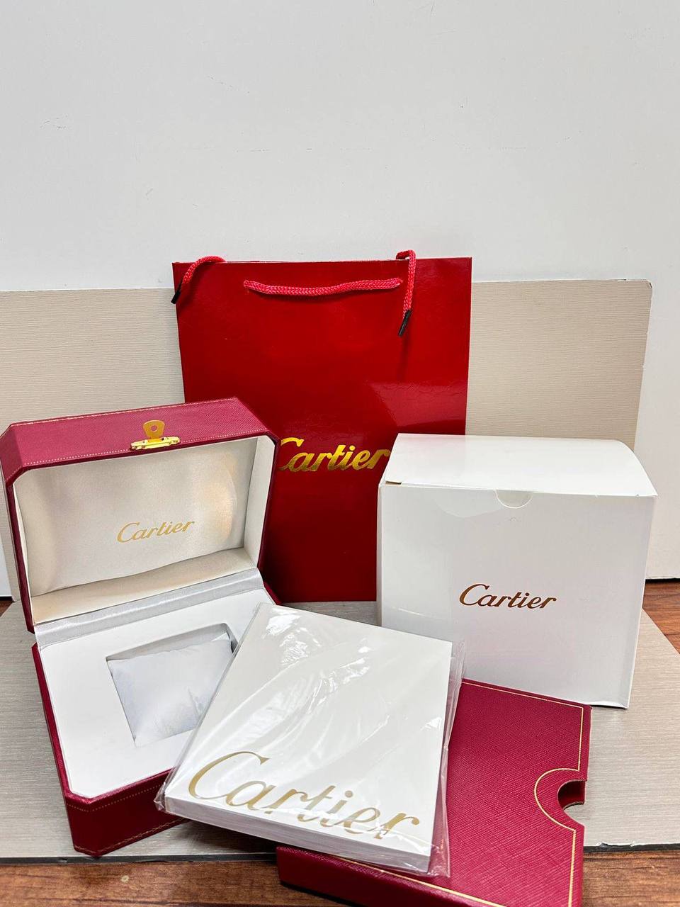 Master Watches Boxes
50 dhs🌺
with Card & paper bag

Zain85
♥️♥️♥️