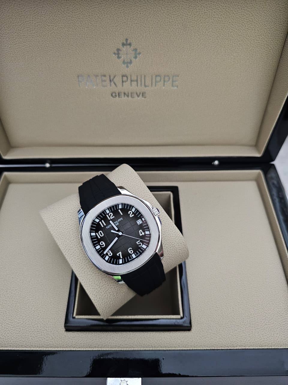 PATEK PHILIPPE
Swiss movement 🇨🇭
Water resistant 💧
Sapphire crystal 
Super Master quality 
With Original Box  📦🛍️
For Price 👇 WhatsApp✅
0568585901 
0507557372
0552275751 Owner Zain 👌

Zain281
♥️♥️♥️