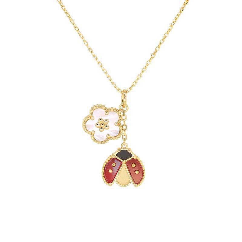 VCA ❤️‍🔥*
Necklace ✨
Earring 🦋
Master quality 💯
With normal boxes 📦 
105 dhs✅
With master box 🗃️ 
140 dhs✅

Zain216
♥️♥️♥️