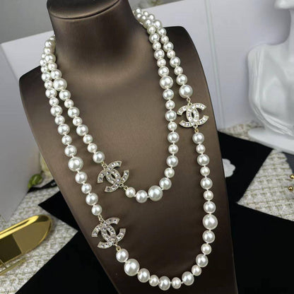 CHANEL LONG
NECKLACE
MASTER✨💫
150 DHS💓
 WITH BOX AND PAPER BAG🎁🛍️

Zain89
♥️♥️♥️