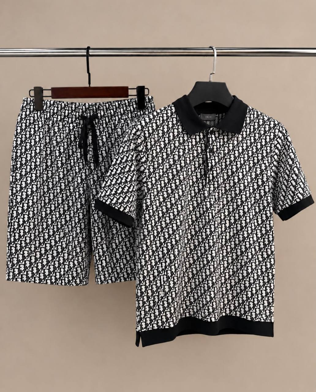NEW DIOR
*♕ 𝐒𝐔𝐏𝐄𝐑 𝐌𝐀𝐒𝐓𝐄𝐑 ♕*
SIZE: S,M,L,XL,XXL
410 dhs🇦🇪🇦🇪

Zain227
♥️♥️♥️