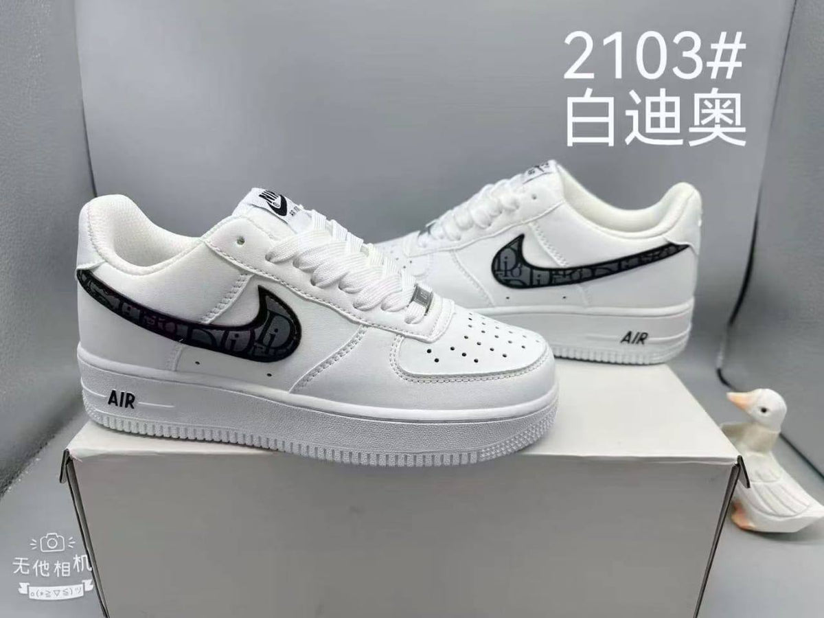 Nike

40 to 45 

100 dhs🇦🇪🇦🇪🇦🇪

Zain27
♥️♥️♥️
