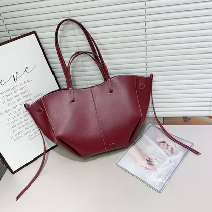 Polene
High Quality 

30Cm 
100 dhs🪙💕
 with Box
🎁🎁🎁

48cm 
110 dhs🪙💕 

Zain50
♥️♥️♥️