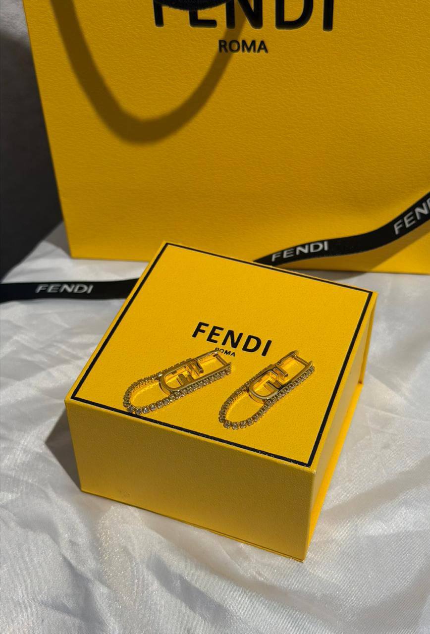 FENDI 💛
* *New Collection* 💛✨💎💎
    *  Fendi O'Lock  Earings 
↗️ *Super Master Quality ®️*
*90 dhs✅* with *Normal* Box & Bag
*120 dhs✅* with *Orignal* Packaging 🎁

Zain209
♥️♥️♥️