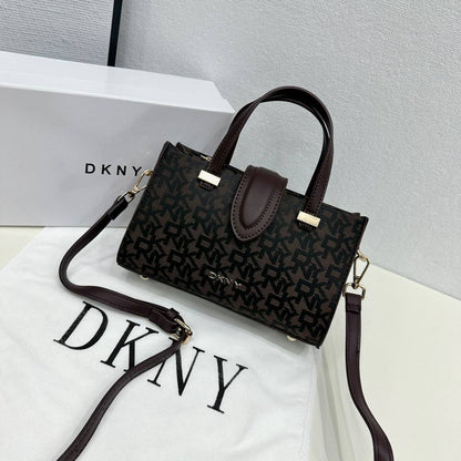 Dkny
100 dhs🇦🇪🇦🇪

good-quality 
with box

Zain35
♥️♥️♥️