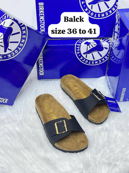 Birkenstock
💯high quality
Size 36-37-38-39-40-41

105 dhs✅

Zain21
♥️♥️♥️