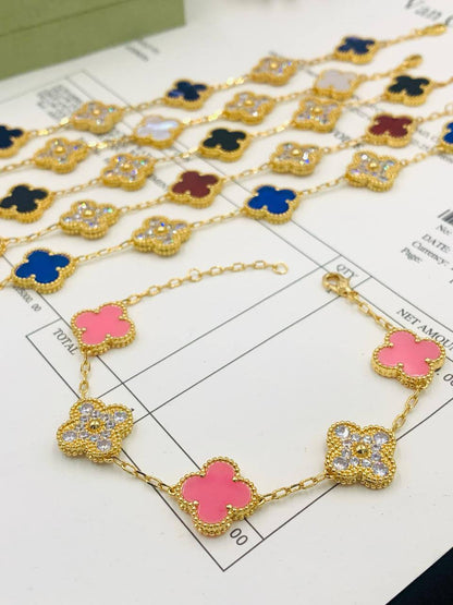 VCA BRACELET
WITH STONES
MASTER QUALITY✨💫
70 DHS🇦🇪🇦🇪
 WITH BOX AND PAPER BAG🛍️🎁

Zain89
♥️♥️♥️