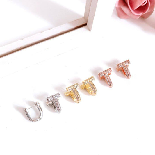Tiffany ❤️‍🔥*
Earring 🦋
Master quality 💯
With normal boxes 📦 
45 dhs🪙🌺
With master box 🗃️ 
70 dhs🪙🌺

Zain216
♥️♥️♥️