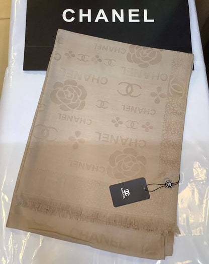 Scarf
Chanel
New cotton 
45 dhs✅

Zain93
♥️♥️♥️