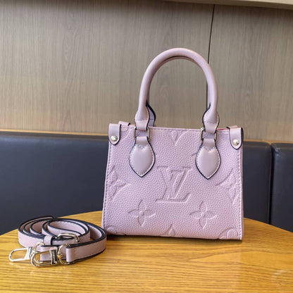 LV

Best quality 

with box
105 dhs🇦🇪🇦🇪

size 18CM

Zain290
♥️♥️♥️
