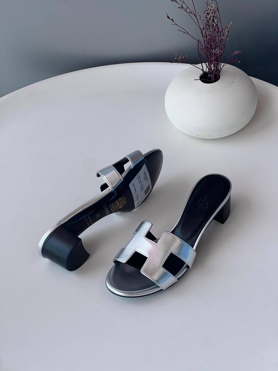 Hermes 🖤🤎🩶
Size 36-41
_Super master high quality_🪡
410 dhs✅

Zain176
♥️♥️♥️