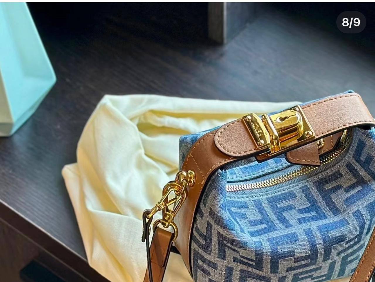 Fendi
good quality, comes with box, 
🎁🎁🎁

size... 19*11 cm 
90 dhs💓

Zain12
♥️♥️♥️