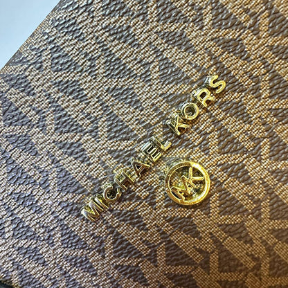 Mk

Newcame
Good quality 
100 dhs🇦🇪🇦🇪

Zain295
♥️♥️♥️