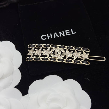 HAIR CLIP
MASTER✨
55 DHS✅
WITH BOX AND PAPER BAG🎁🛍️

Zain89
♥️♥️♥️