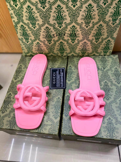 Gucci slipper
Size 36-41
90 dhs✅

Zain296
♥️♥️♥️