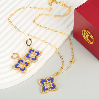 RC SET 
MASTER ✨💫
NECKLACE EARRINGS
170 DHS✅
WITH BOX AND PAPER BAG🛍️🎁

Zain89
♥️♥️♥️