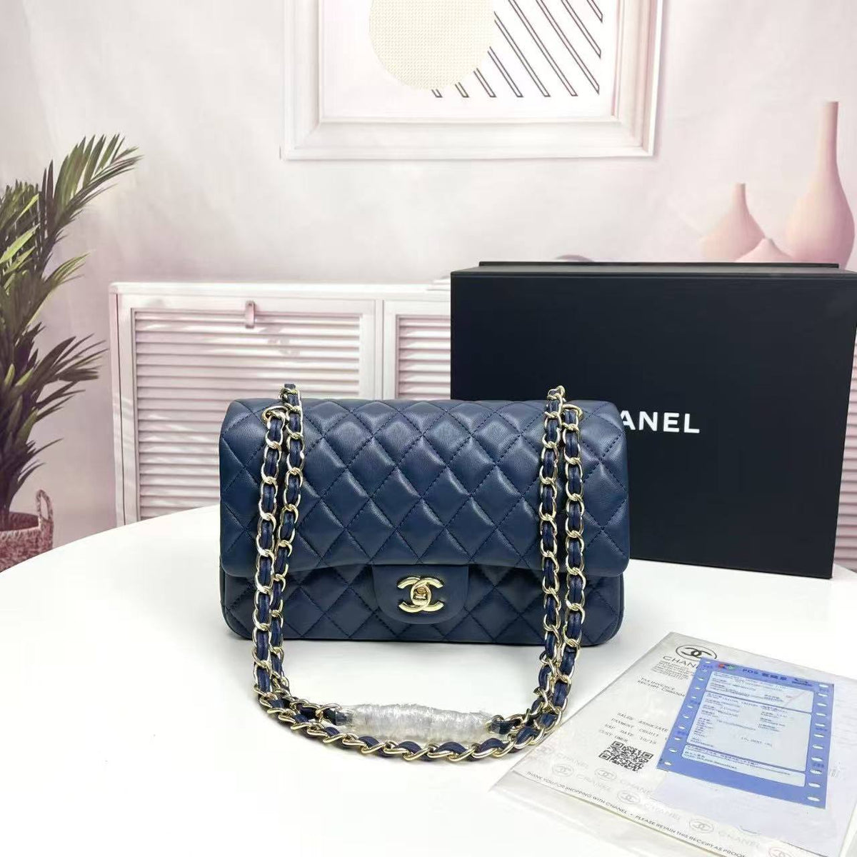 Chanel Master
310 dhs🪙💚
25 cm
premium quality🥳

Zain228
♥️♥️♥️