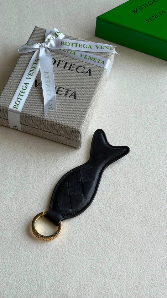 BOTTEGA VENETA KEY CHAIN

*Super master quality*
*with complete packing*🎁

320 dhs✅

Zain280
♥️♥️♥️