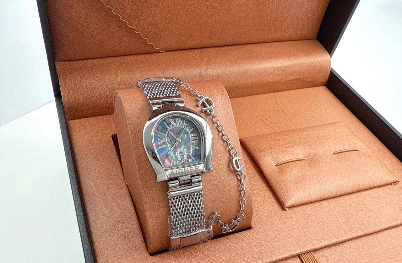 Aigner
Ladies watches
65 dhs🪙

Zain45
♥️♥️♥️