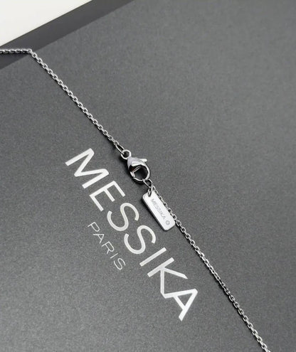 Messika ❤️‍🔥*
Necklace 💥
Master quality 💯
With normal boxes 🗃️ 
55 dhs💓
With master box 📦 
90 dhs💓

Zain216
♥️♥️♥️