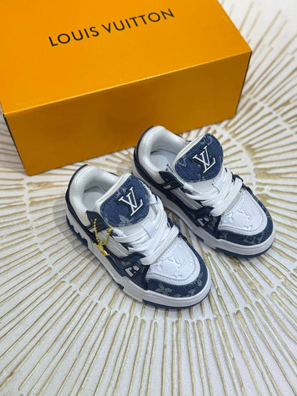 LV 
 Super master quality 😍
Size:26to37
260 dhs🌺

Zain261
♥️♥️♥️