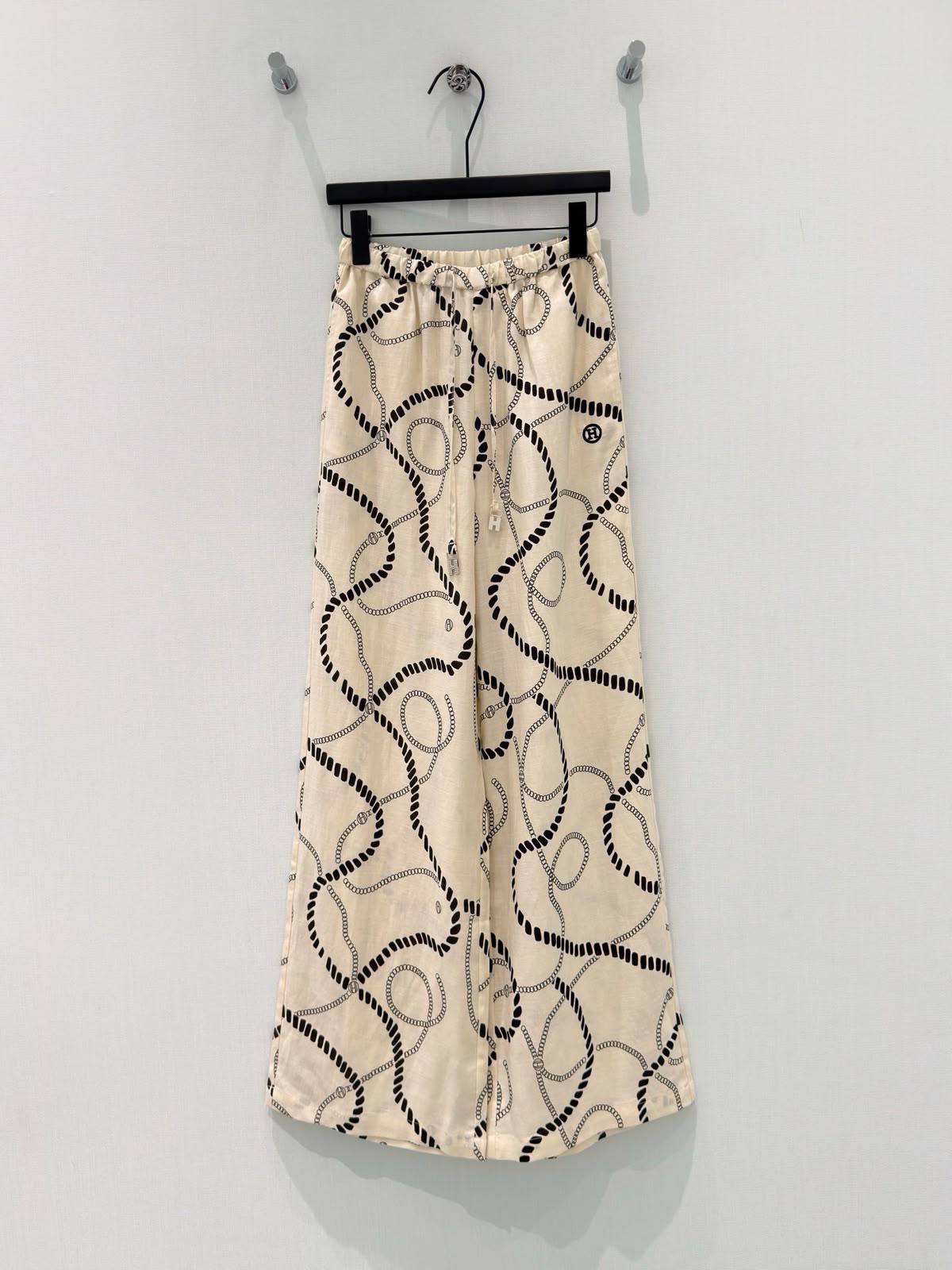 HERMES
Women’s Pant
Master Quality 
SML
280 dhs✅

Zain276
♥️♥️♥️