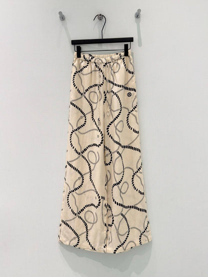 HERMES
Women’s Pant
Master Quality 
SML
280 dhs✅

Zain276
♥️♥️♥️
