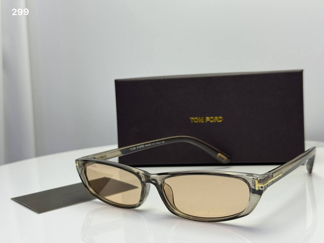 TomFord

55 DHS🇦🇪🇦🇪🇦🇪

Good quality 

Zain182
♥️♥️♥️