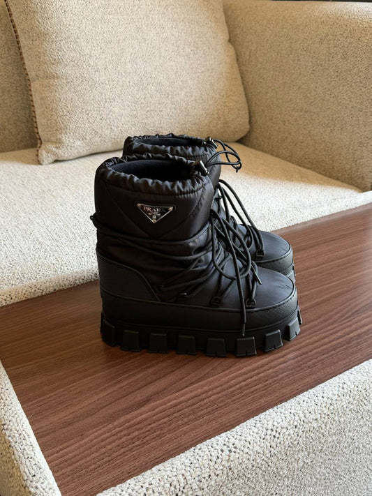 PRADA 

SuperMaster Quality 💯
900 dhs🇦🇪🇦🇪

Size: 36-41💥

Zain171
♥️♥️♥️