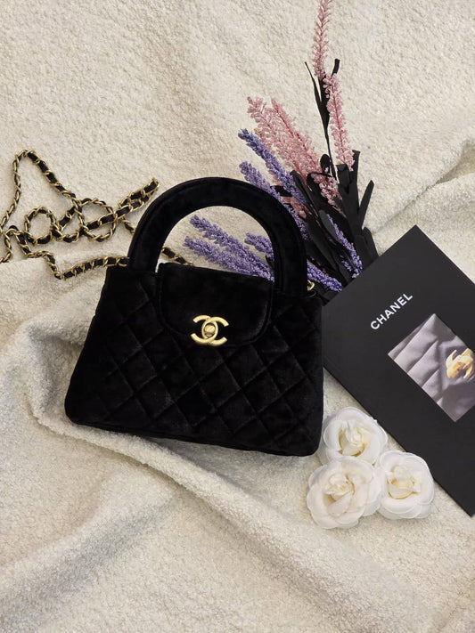Chanel 
         20Cm
240 dhs❤️

Zain131
♥️♥️♥️