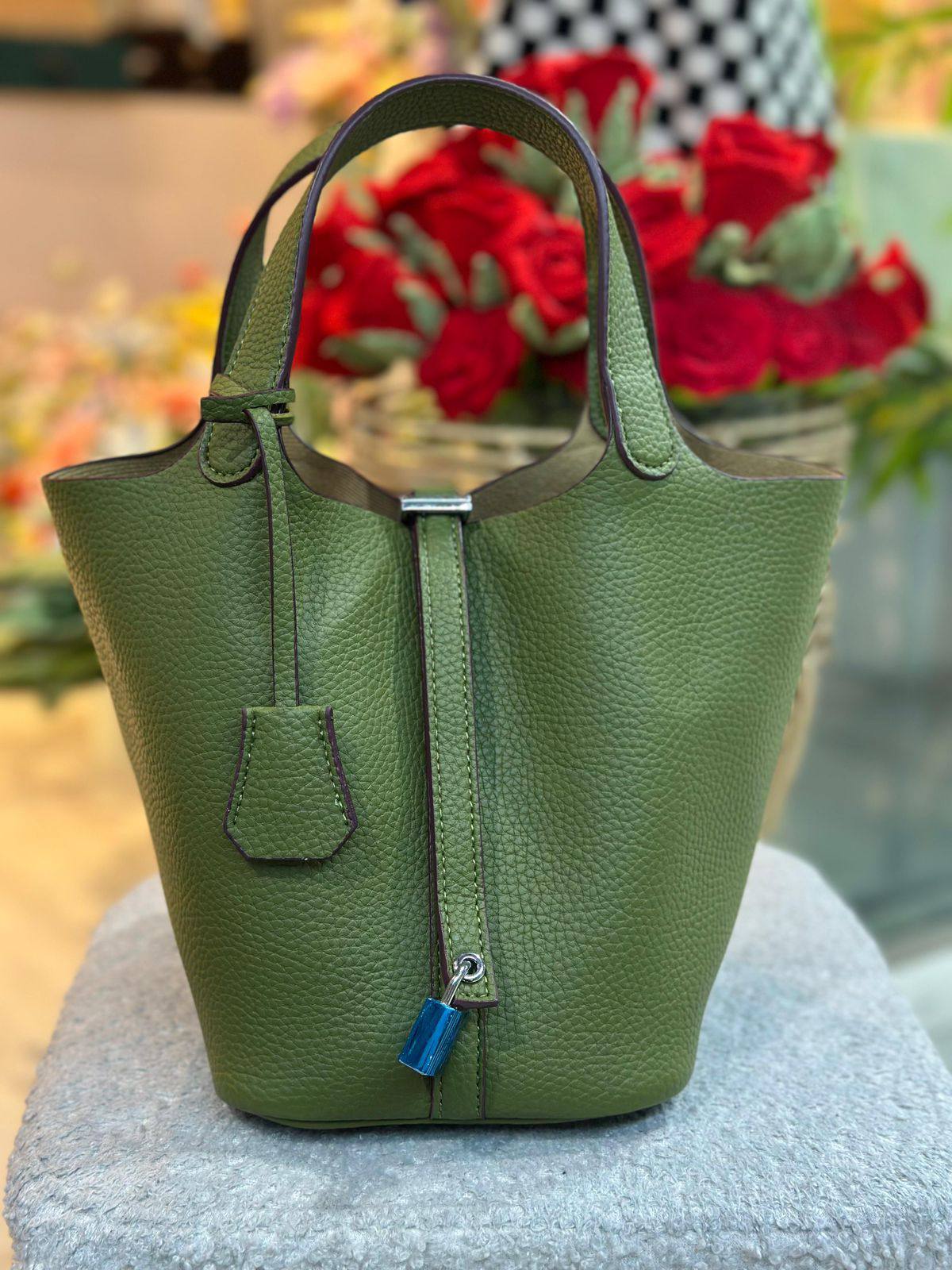 Hermas  Picotin
With box
🎁🎁🎁

95 dhs❣️


Zain29
♥️♥️♥️