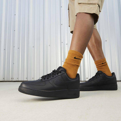 Airforce 1 ‘black’🖤
36-45 AVAILABLE 🤩
150 dhs✅

Zain242
♥️♥️♥️
