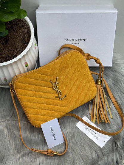 YSL
SIZE  ………23CM 🥰
90 dhs🪙🌨️

with Box
🎁🎁🎁

Zain244
♥️♥️♥️