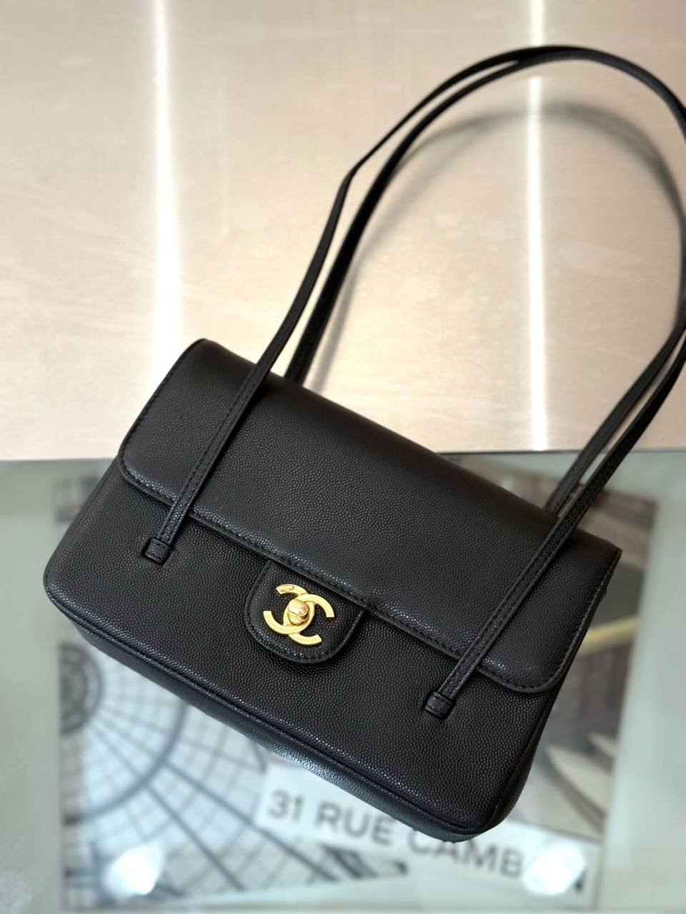 Chanel
Master
22 cm
290 dhs✅

Zain297
♥️♥️♥️