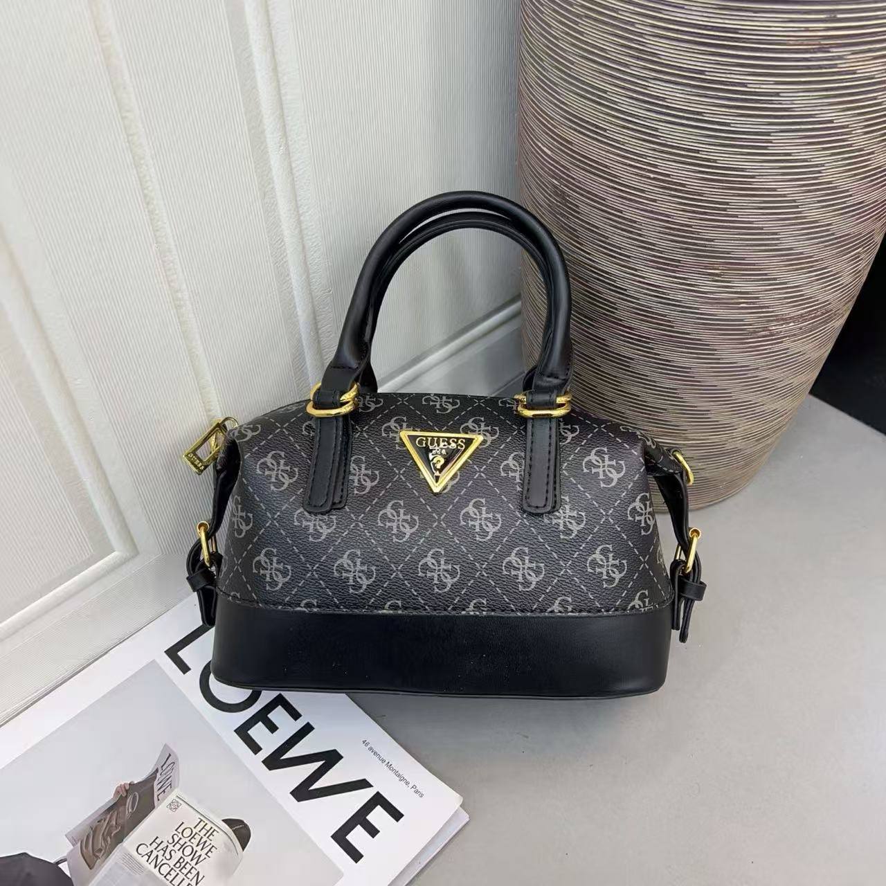 Guess
65 dhs💓

Zain232
♥️♥️♥️